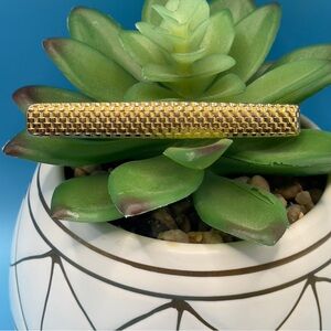 Vintage Hickok U.S.A. gold-tone basketweave tie clip in excellent condition✨